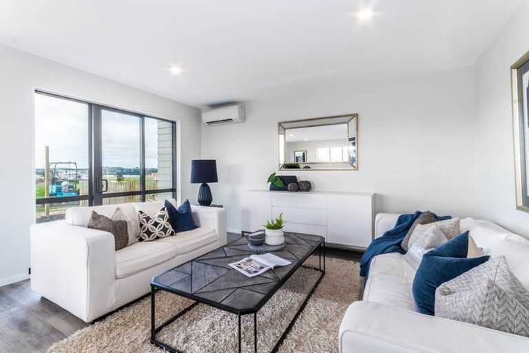 Photo of property in 15 Irving Place, Hobsonville, Auckland, 0616