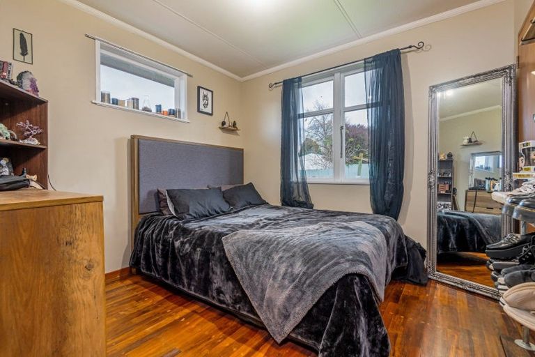 Photo of property in 14 Mokau Place, Terrace End, Palmerston North, 4410