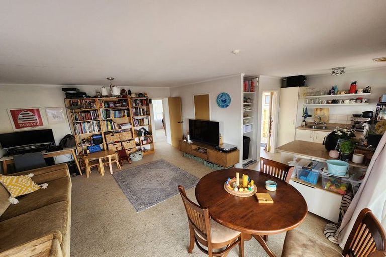 Photo of property in 103 Ennis Avenue, Pakuranga Heights, Auckland, 2010