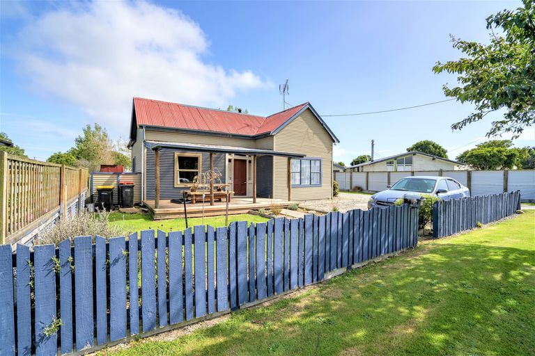 Photo of property in 58 Mauchline Street, Wallacetown, 9816