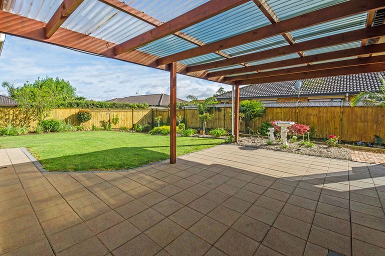 Photo of property in 35 Croftview Road, Wattle Downs, Auckland, 2103