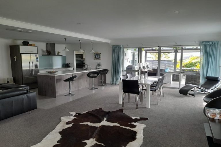 Photo of property in 20 Roseberry Place, Whitianga, 3510