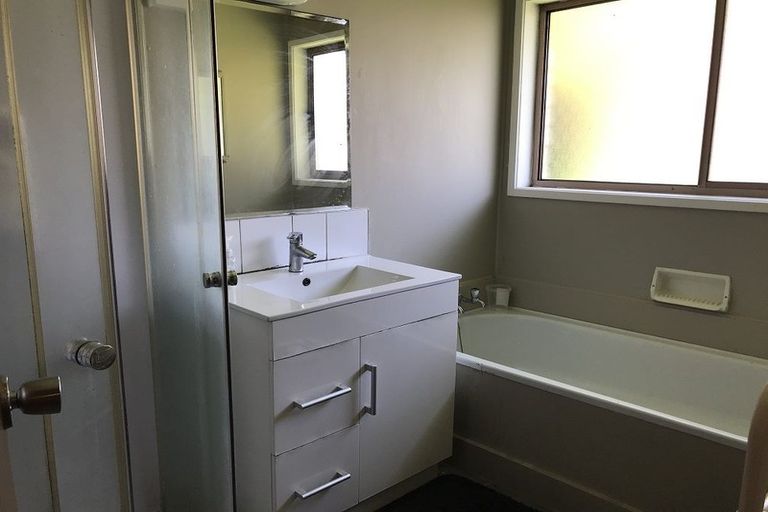 Photo of property in 2/14 Woolfield Road, Papatoetoe, Auckland, 2025