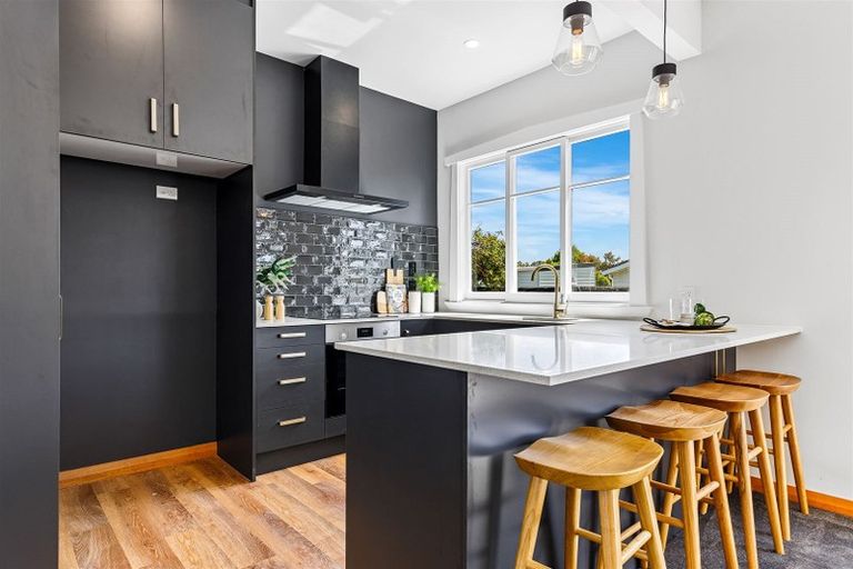 Photo of property in 20 Aorangi Road, Bryndwr, Christchurch, 8053