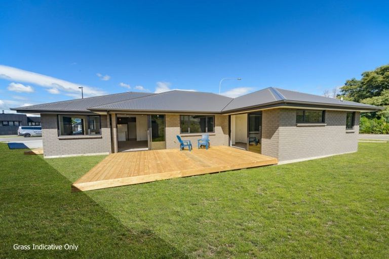 Photo of property in 1 Rangeview Drive, Kelvin Grove, Palmerston North, 4414