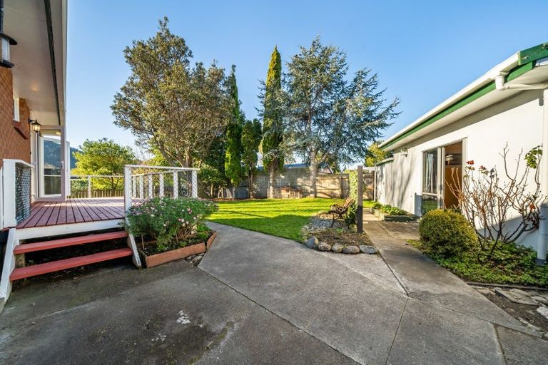 Photo of property in 17b Clouston Park Road, Clouston Park, Upper Hutt, 5018