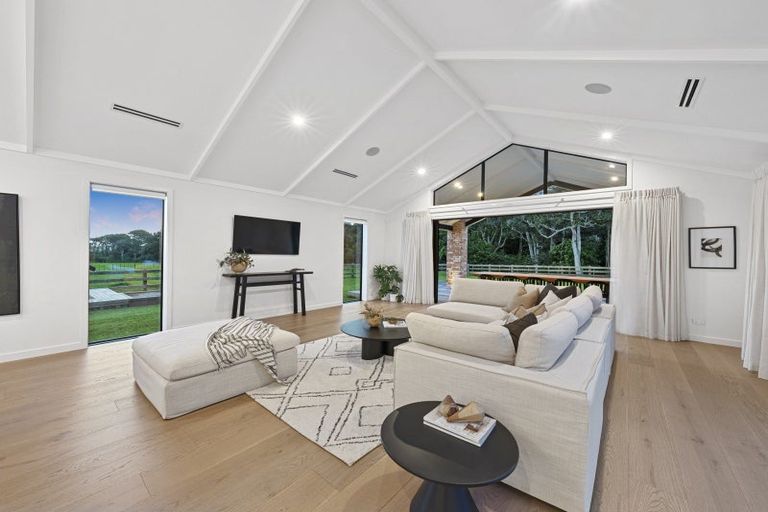 Photo of property in 58 Kidd Road, Waiuku, 2682