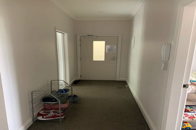 Photo of property in Fountain Court, 1/48c Oriental Parade, Oriental Bay, Wellington, 6011