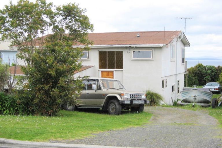 Photo of property in 1410 Whangaparaoa Road, Army Bay, Whangaparaoa, 0930