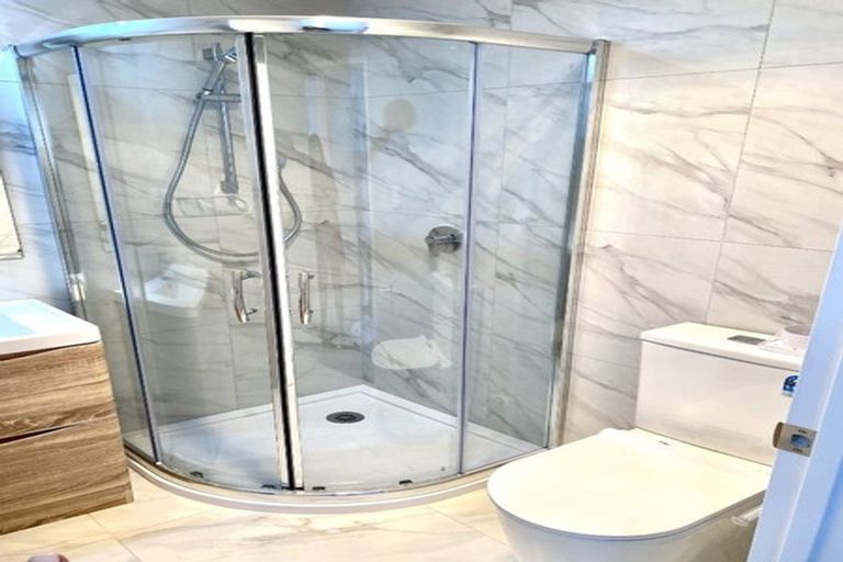 Photo of property in 8/6 Kereru Street, Henderson, Auckland, 0612