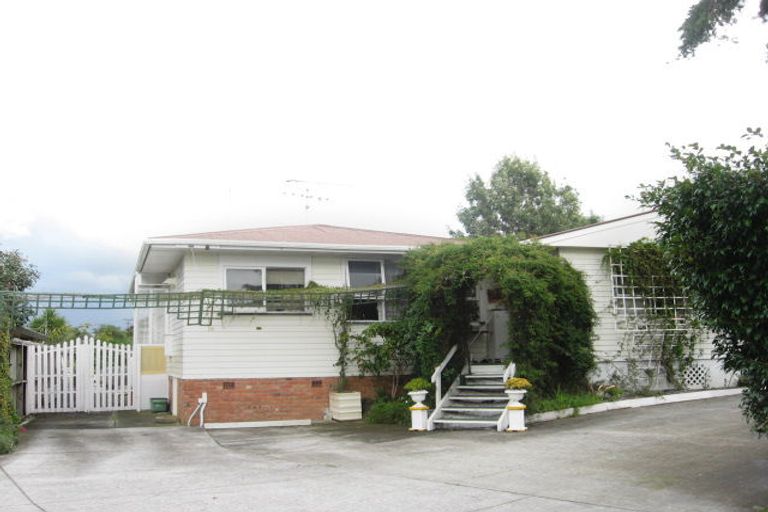 Photo of property in 3/18 Ussher Place, Pakuranga Heights, Auckland, 2010