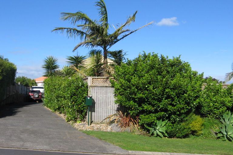 Photo of property in 5 San Jose Rise, Shamrock Park, Auckland, 2016