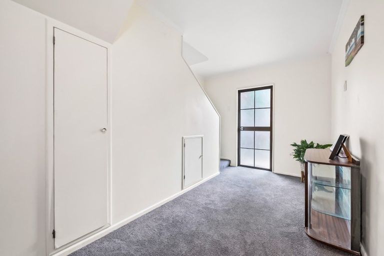 Photo of property in 19 Colenso Place, Otaki Beach, Otaki, 5512