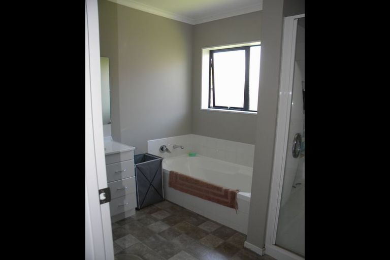 Photo of property in 1270 Hazelmere Crescent, Te Awamutu, 3800