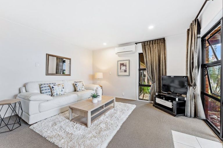 Photo of property in 5 Kotare Place, Sandspit, Warkworth, 0982