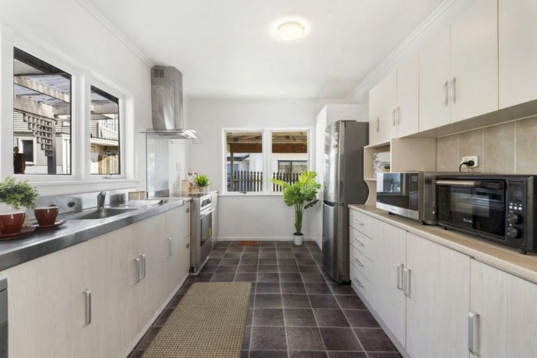 Photo of property in 89 Stanley Road, Glenfield, Auckland, 0629