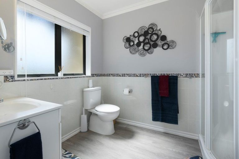 Photo of property in 70 Oteki Park Drive, Welcome Bay, Tauranga, 3112