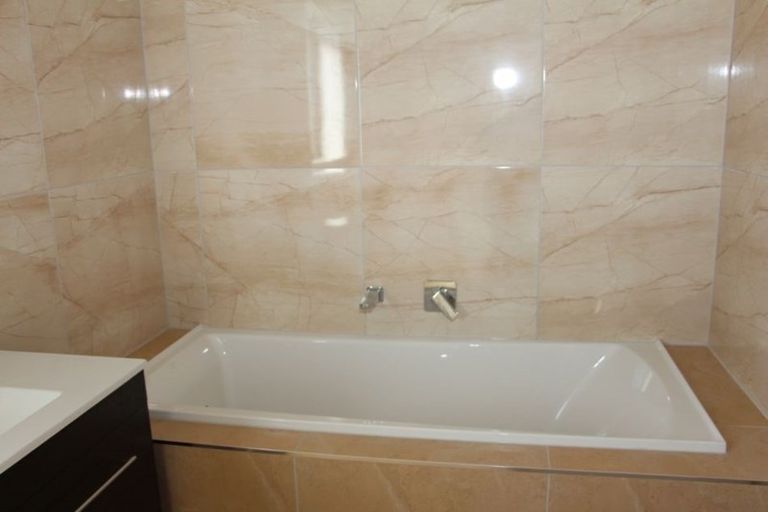 Photo of property in 15c Glendhu Road, Bayview, Auckland, 0629