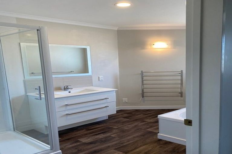 Photo of property in 64a Checketts Avenue, Halswell, Christchurch, 8025