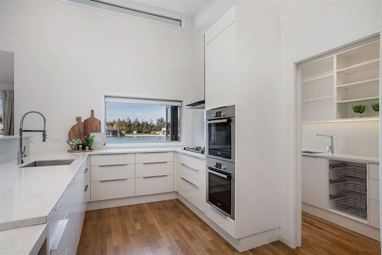 Photo of property in 28 Oakgrove Drive, Rangiora, 7400