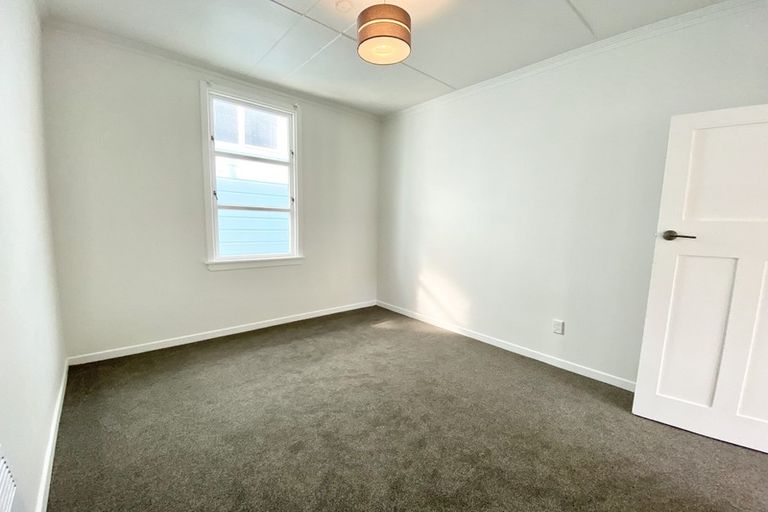 Photo of property in 18 Tamar Street, Island Bay, Wellington, 6023