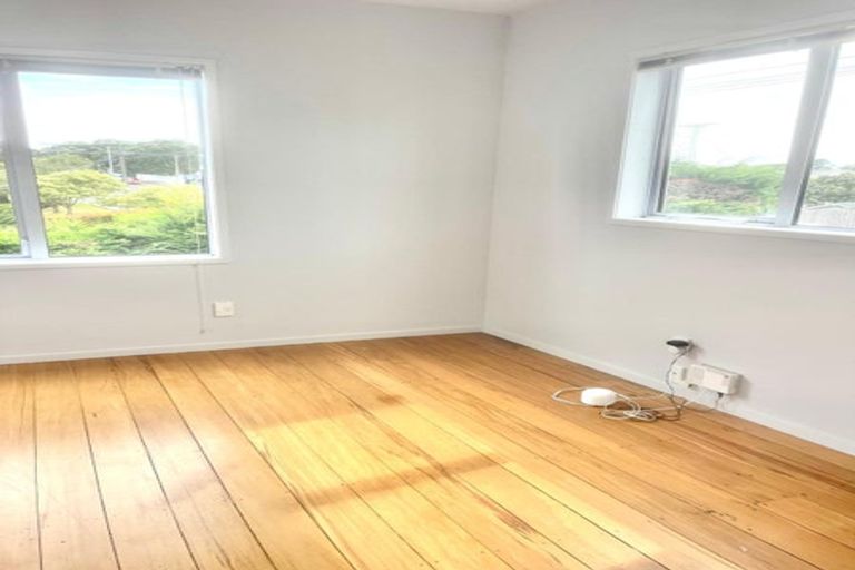 Photo of property in 164 Queen Street, Northcote Point, Auckland, 0627