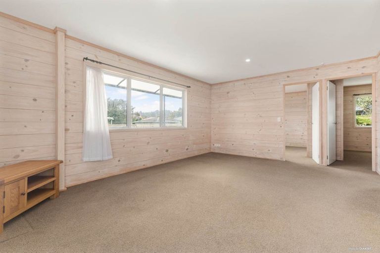 Photo of property in 219a Birkdale Road, Birkdale, Auckland, 0626
