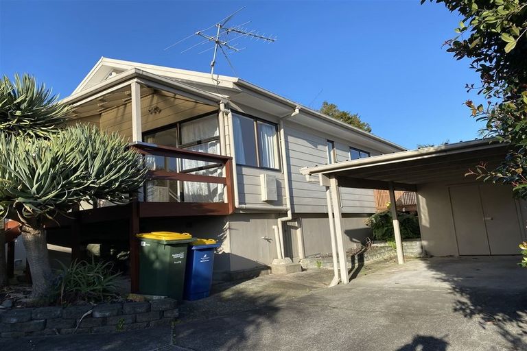 Photo of property in 8a Croydon Road, New Lynn, Auckland, 0600