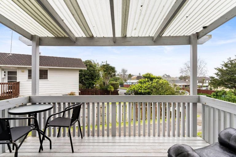 Photo of property in 1/14 Waari Avenue, Sunnyvale, Auckland, 0612