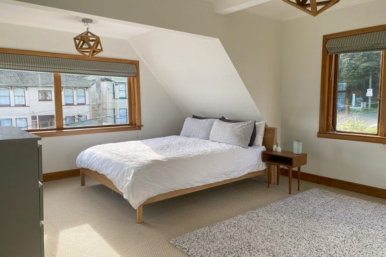 Photo of property in 100 Pirie Street, Mount Victoria, Wellington, 6011