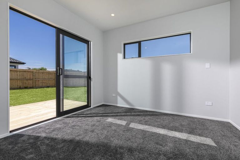 Photo of property in 45 Mcindoe Road, Kumeu, 0810