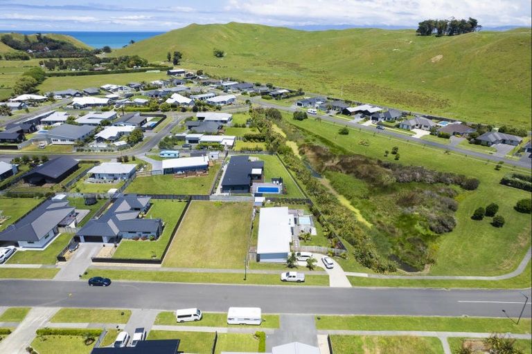 Photo of property in 19 Hamilton Drive, Wainui, Gisborne, 4010