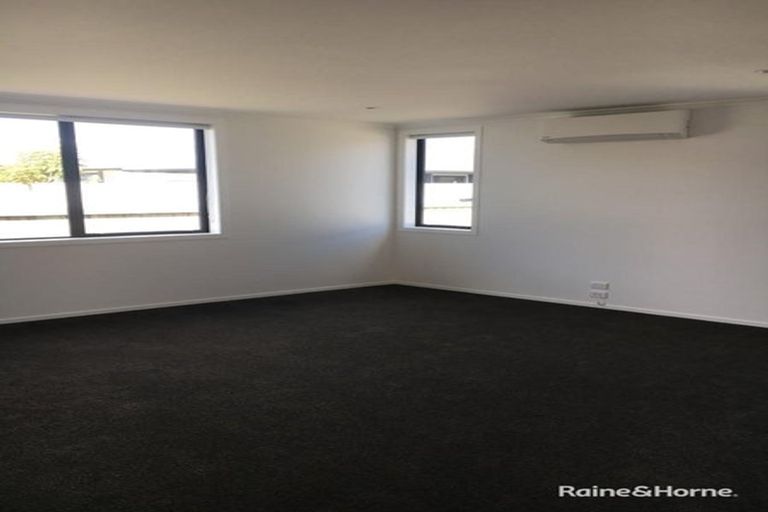 Photo of property in 37 Livingstone Drive, Papamoa Beach, Papamoa, 3118