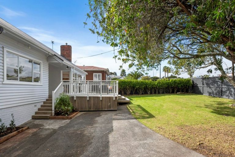 Photo of property in 2/159 Mokoia Road, Birkenhead, Auckland, 0626