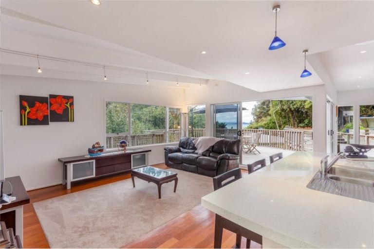 Photo of property in 46 Wood Bay Road, Titirangi, Auckland, 0604