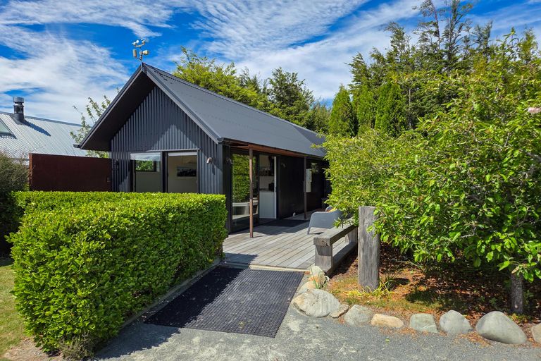 Photo of property in 17 D'archiac Drive, Lake Tekapo, 7999