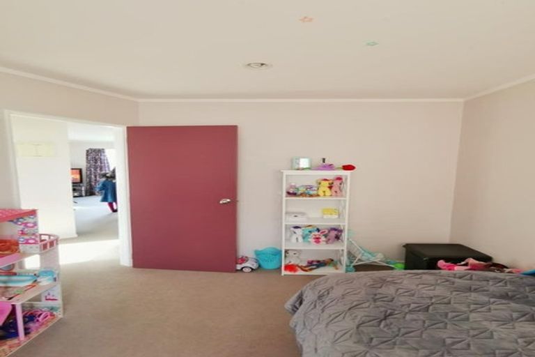 Photo of property in 151 Tirimoana Road, Te Atatu South, Auckland, 0602