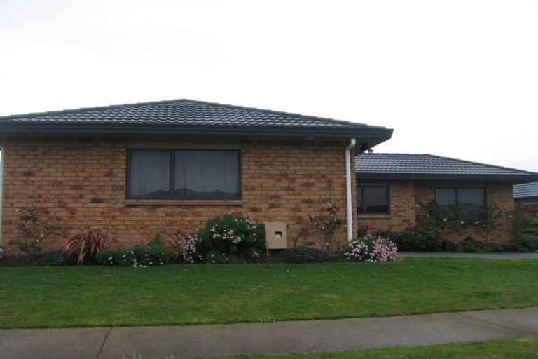 Photo of property in 3 Daniel Place, Kelvin Grove, Palmerston North, 4414
