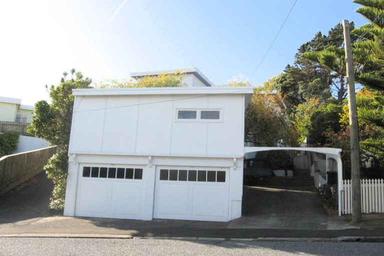 Photo of property in 3 Ashleigh Crescent, Miramar, Wellington, 6022