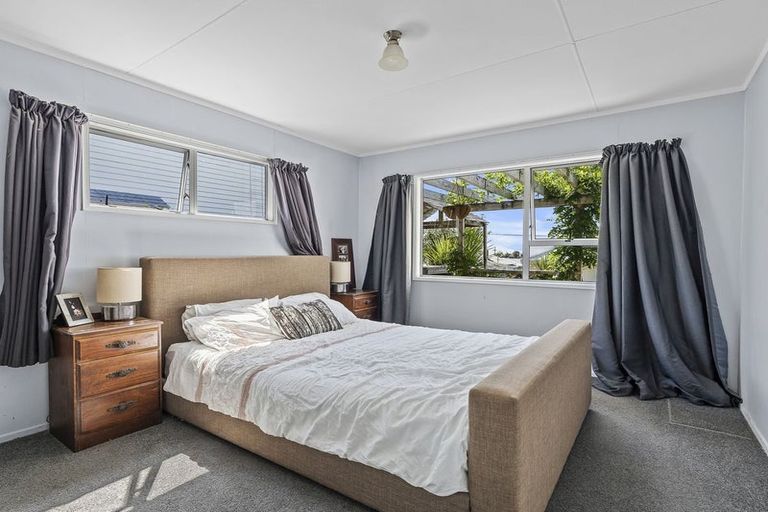 Photo of property in 14 Rainsford Street, Moturoa, New Plymouth, 4310