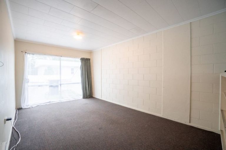 Photo of property in 3 Seddon Street, Takaro, Palmerston North, 4412