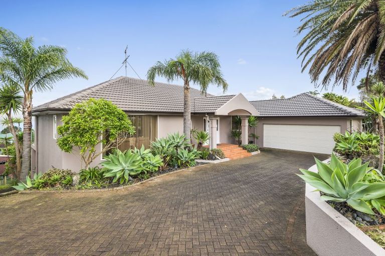 Photo of property in 10 Callender Place, Shelly Park, Auckland, 2014