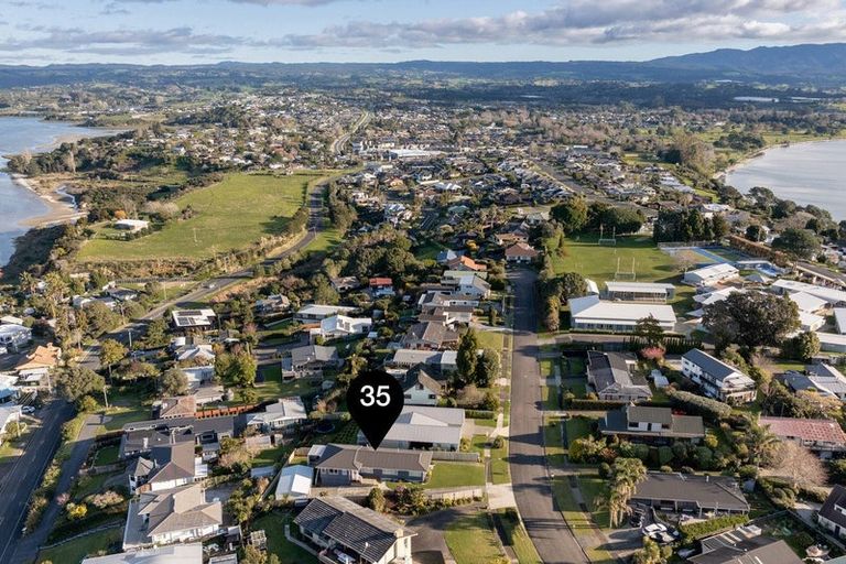 Photo of property in 35 Coppelia Avenue, Omokoroa, 3114
