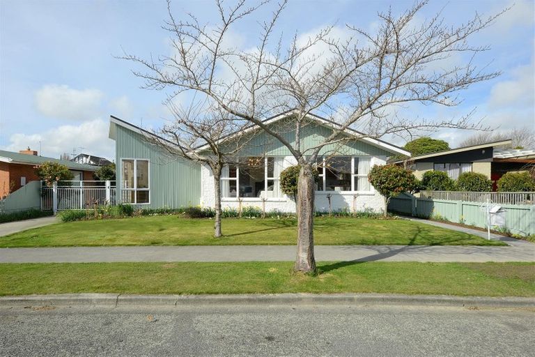 Photo of property in 50 Glenharrow Avenue, Avonhead, Christchurch, 8042