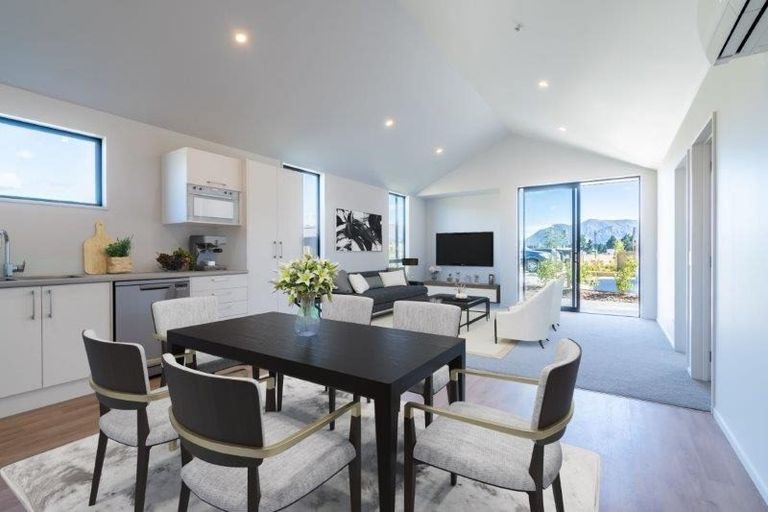 Photo of property in 2 Matakanui Lane, Wanaka, 9305