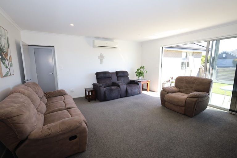 Photo of property in 2 Bill Miller Drive, Papamoa, 3118