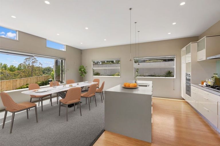 Photo of property in 10e Long Place, Frankleigh Park, New Plymouth, 4310