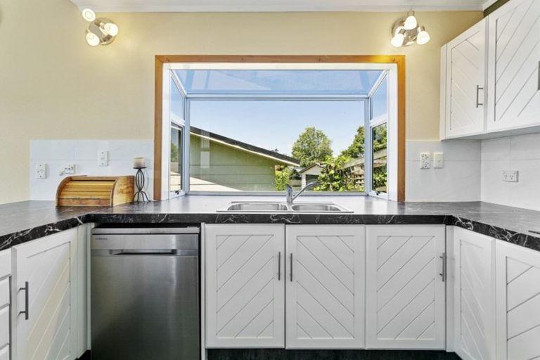 Photo of property in 2 Newberry Place, Richmond Heights, Taupo, 3330