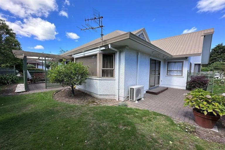 Photo of property in 34 Warwick Drive, Lynmore, Rotorua, 3010