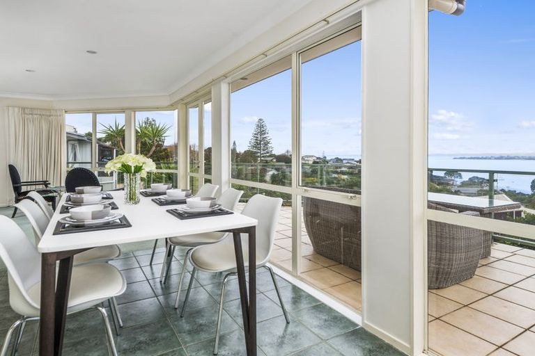 Photo of property in 10 Callender Place, Shelly Park, Auckland, 2014